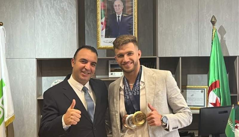 بالصور.. صيود يحظى بتكريم من الرئيس المدير العام لشركة موبيليس