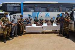 الجمارك توقف 5 أشخاص وتحجز كمية ضخمة مهلوسات وسجائر