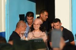 نوميديا تغادر سجن القليعة.. وجمهور كبير في استقبالها