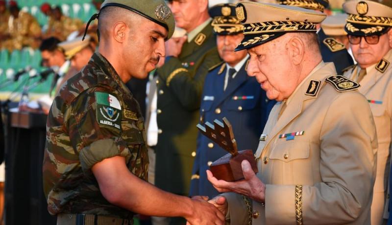 الفريق أول شنڨريحة يشرف على اختتام المسابقة العسكرية الدولية ” الفصيلة المحمولة جوا-2022″