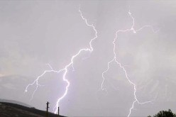 صاعقة تضرب مجلس عزاء وتقتل 6 نساء باليمن