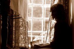 هل أكتم سر أبي حتى لا أقهر أمي.. أم أواجهه بحقيقته