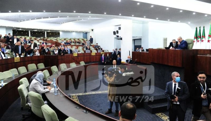 نواب البرلمان يطالبون بإنهاء مهام الوزراء الذين فشلوا في آداء مهامهم