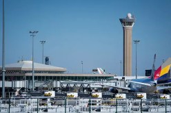 فرنسا: الشرطة تقتل رجلا يحمل سكينا في مطار شارل ديغول