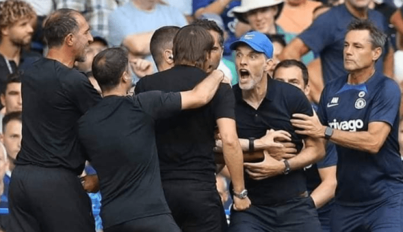 بالفيديو.. كونتي وتوخيل يتشاجران ويطردان بالبطاقة الحمراء