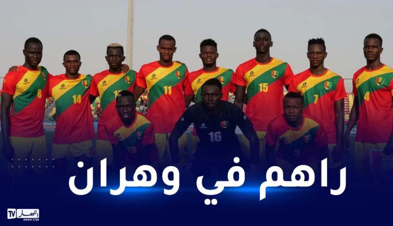 بالفيديو.. منتخب غينيا يحل بالجزائر تحسبا لمواجهة الخضر