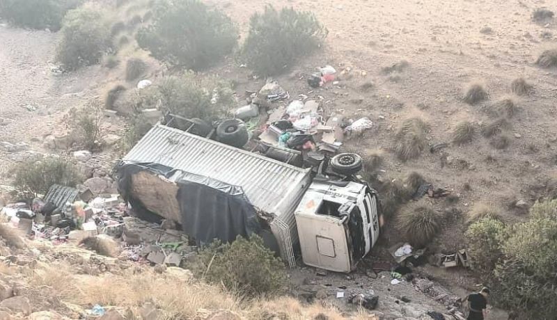المسيلة: وفاة شخصين إثر انقلاب شاحنة وسقوطها في واد
