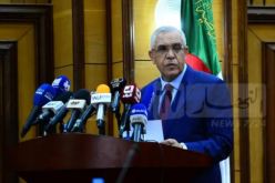 عرض مشروع قانون لقمع مخالفة التشريع والتنظيم الخاصين بالصرف وحركة رؤوس الأموال
