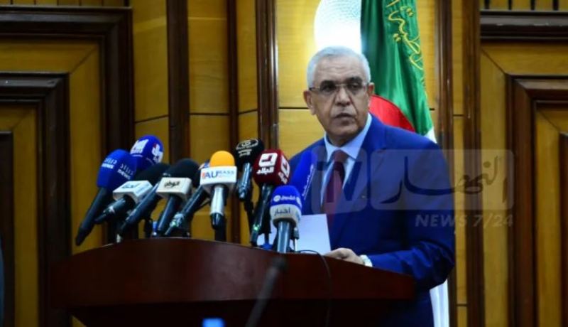 عرض مشروع قانون لقمع مخالفة التشريع والتنظيم الخاصين بالصرف وحركة رؤوس الأموال