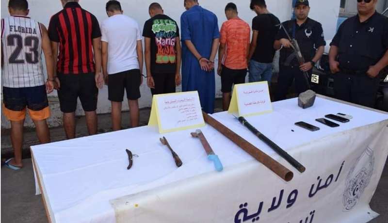 بالفيديو.. عصابة تعتدي بالسيوف على سفينة صيد السردين بميناء ڨوراية في تيبازة