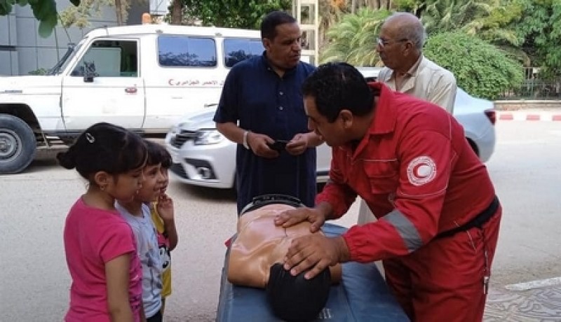 الهلال الأحمر الجزائري: تكوين 3 آلاف مسعف منذ بداية السنة