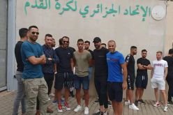 لاعبو البطولة الوطنية يحتجون امام مقر الفاف بدالي براهيم