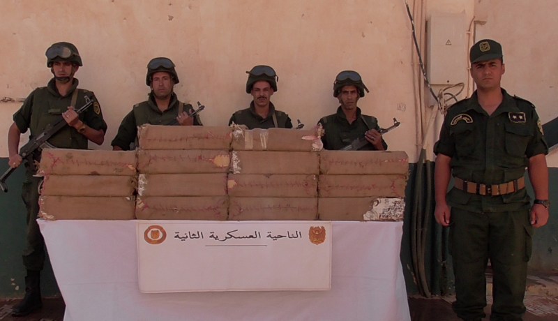 إحباط محاولات إدخال 14 قنطار من “الكيف” عبر الحدود مع المغرب