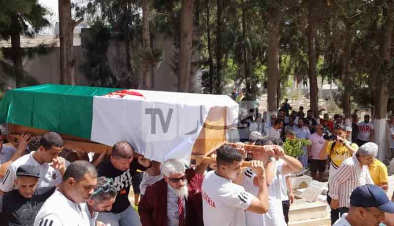 بالصور.. جثمان الفقيد مهداوي يوارى الثرى بمقبرة ڨاريدي