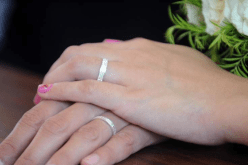 من يضع يديه بيدي.. نحلق على بساط الحلال ونحقق الأحلام