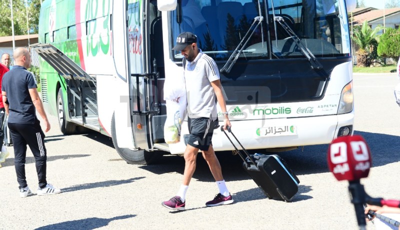 بالفيديو.. الخضر يشدون الرحال الى وهران تحسبا لمواجهتي غينيا و نيجيريا