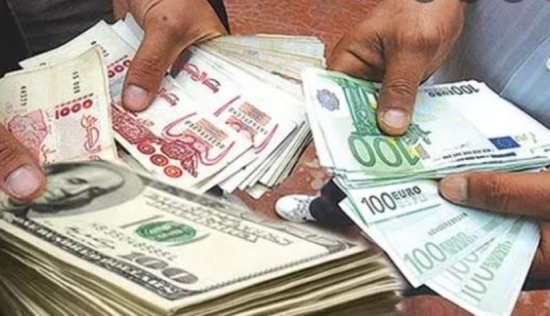 توقعات بتحسن قيمة الدينار الجزائري أمام الدولار