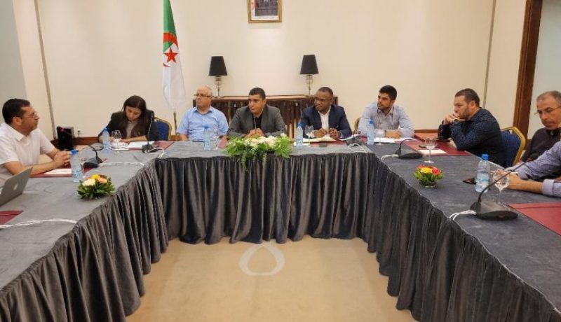 رئيس بعثة الكاف يجتمع بالمسؤولين عن تنظيم الشان بالجزائر