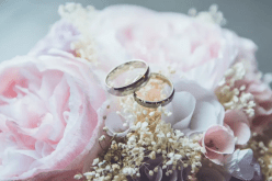 زوجة مسؤولة تقدره فيحيا إلى جانبها السعادة