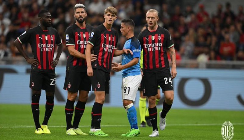 ميلان يسقط أمام نابولي بمُشاركة “بن ناصر”