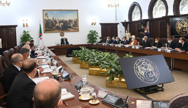 أوامر بفتح المستشفيات المنجزة عبر عديد ولايات الوطن.. والإسراع في إنجاز مستشفى بمعايير دولية بالعاصمة