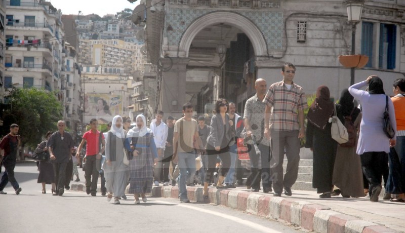 توقعات إيجابية للوضع الإقتصادي والإجتماعي بالجزائر سنة 2023