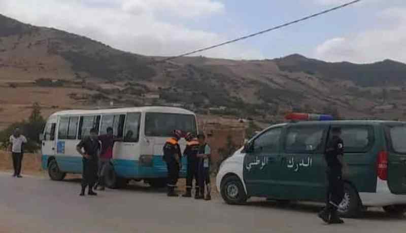 الشلف: 4 جرحى في إصطدام بين حافلتي نقل جماعي بتاوقريت