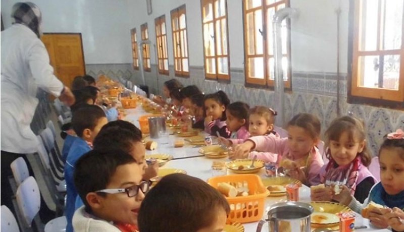 تعميم الإطعام المدرسي في جميع الأطوار قبل نهاية السنة