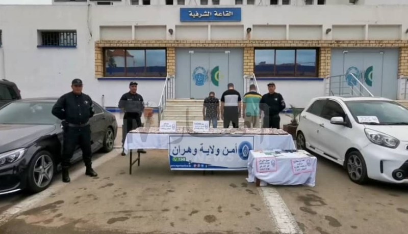 وهران: شبكة إجرامية تقتني سكنات وسيارات لتمويه تهريبها للصاروخ