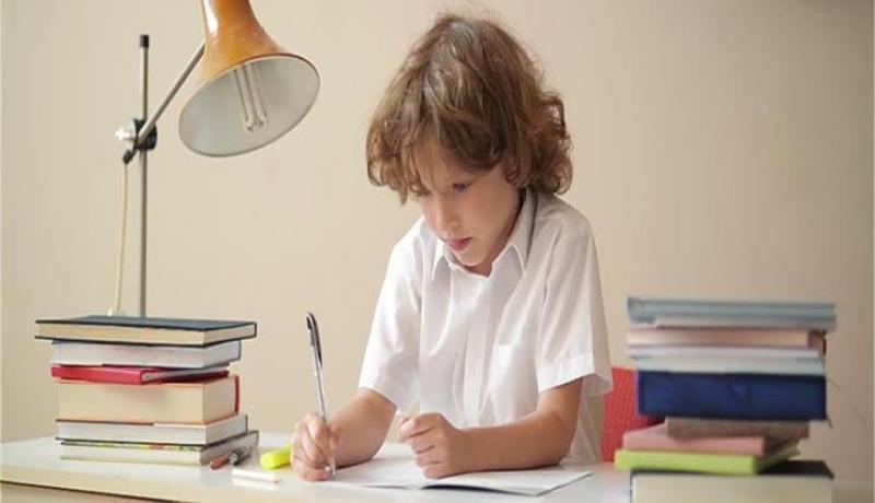 كيف تجعل طفلك يحب الدراسة؟