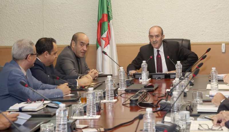 وزير النقل يُنصّب محمد الحبيب زهانة أمينا عاما للوزارة
