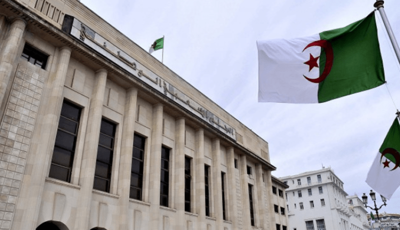 تمديد عطلة الأمومة إلى 6 أشهر