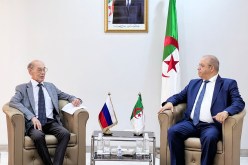 وزير الصناعة يبحث مع السفير الروسي تعزيز التعاون