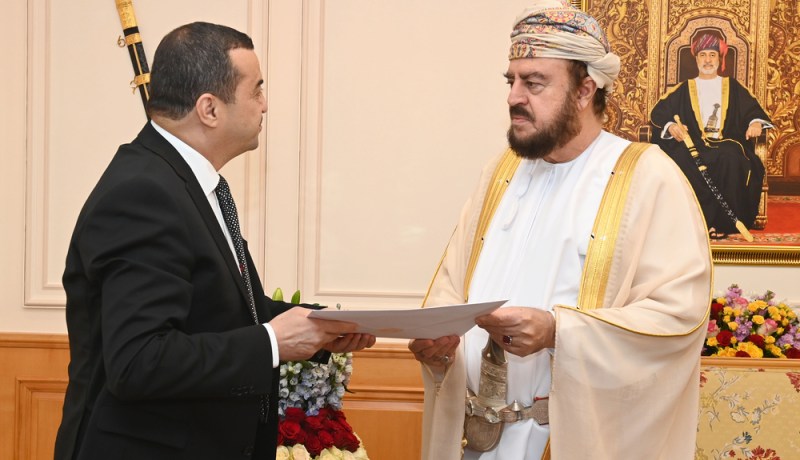 القمة العربية.. سلطان عمان يقبل دعوة الرئيس تبون
