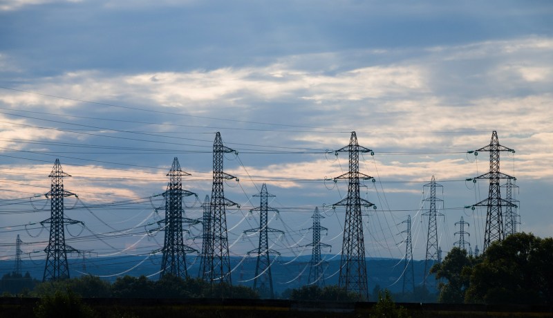 الاتحاد الأوروبي يعول خفض استهلاك الكهرباء بعد الساعة 8:00 مساءً