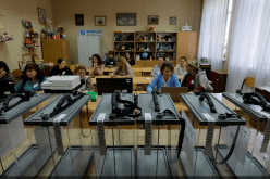 انطلاق استفتاءات الانضمام إلى روسيا في 4 مناطق أوكرانية