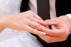 من يكون قريبا من قلبي فأجعله تاجا على رأسي