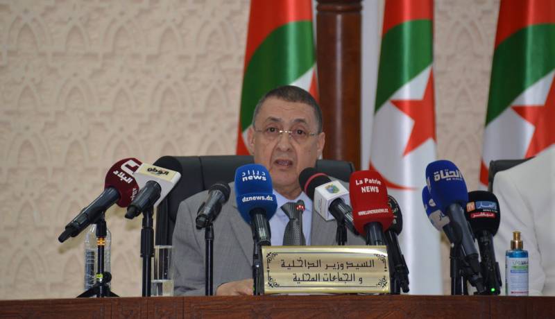 وزير الداخلية: من غير الممكن إجراء مقارنة بين بلدية وأخرى
