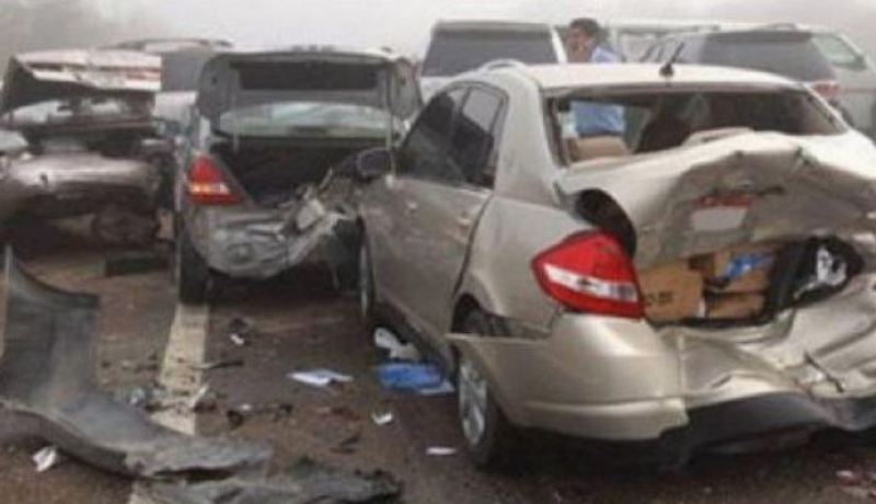 إصابة 6 اشخاص في حادث إصطدام تسلسلي بين ثلاثة مركبات وحافلة ببلدية غليزان
