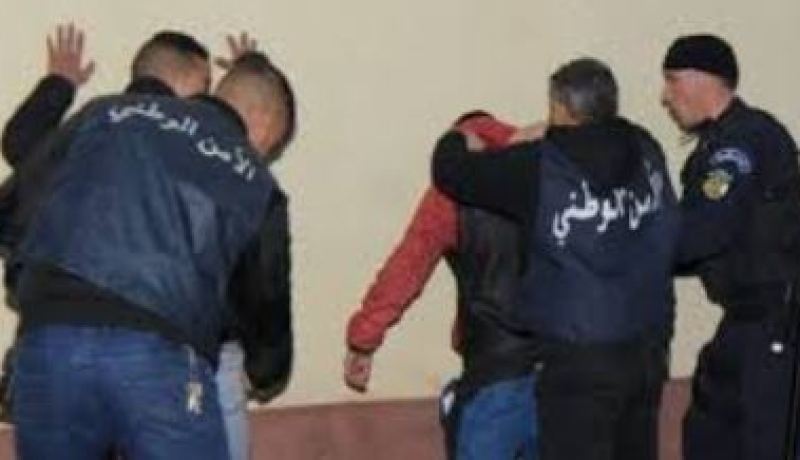 بجاية: الشرطة توقف شابين إعتديا بالسلاح الأبيض على قاصر بحي شباطي