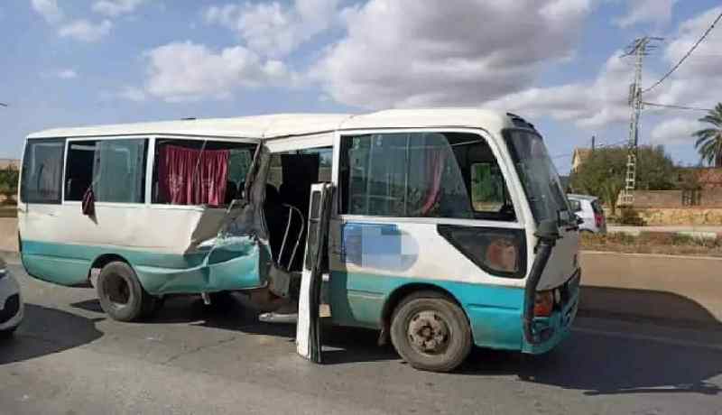 الشلف: 3 جرحى في إصطدام حافلة لنقل المسافرين بسيارة