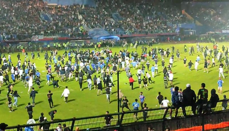 من بينهم عناصر الأمن.. 174 قتيلا في أحداث ملعب كرة القدم بأندونيسيا