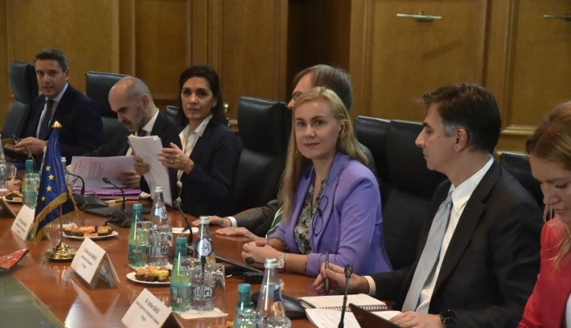 المفوضة الأوروبية للطاقة: الإتحاد الأوروبي مستعد لتعزيز الشراكة الطاقوية مع الجزائر