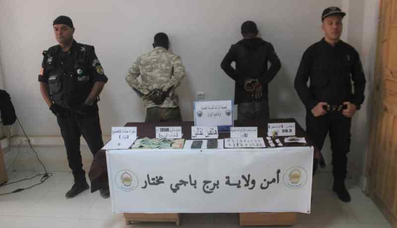 برج باجي مختار: الإطاحة برعيتين إفريقيتين يروّجان المخدرات