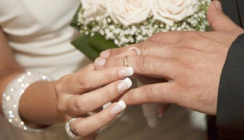 في العقد السادس من عمره يناشد إمرأة ناضجة