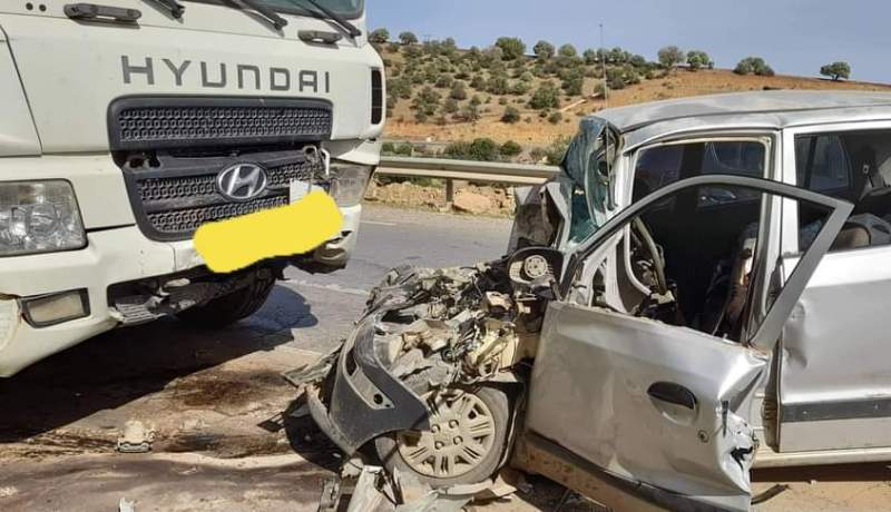 المدية: قتيلان وجريح إثر اصطدام بين سيارة وشاحنة
