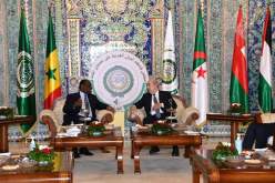 رئيس الإتحاد الإفريقي يصل إلى الجزائر كضيف شرف القمة العربية