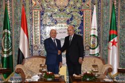 الرئيس تبون يستقبل رئيس مجلس القيادة الرئاسي للجمهورية اليمنية