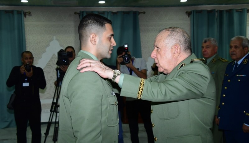 الفريق أول السعيد شنقريحة يشرف على حفل تقليد الرتب وإسداء الأوسمة