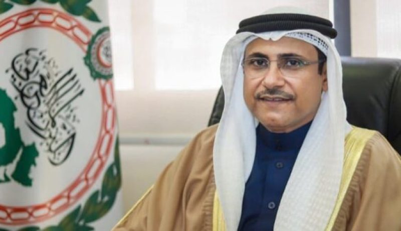 رئيس البرلمان العربي يصل إلى الجزائر